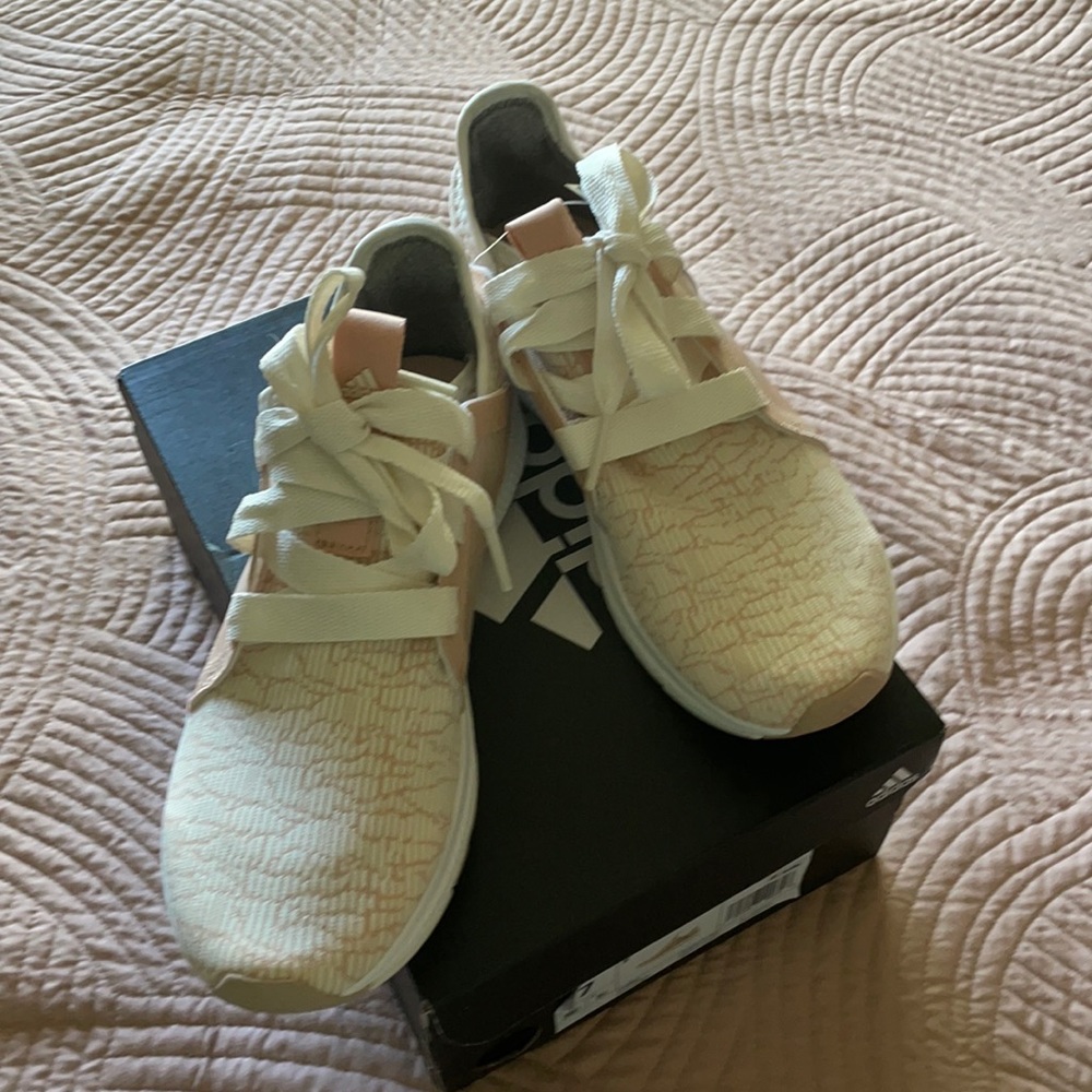 New in box Adidas Edge Lux tennis shoes